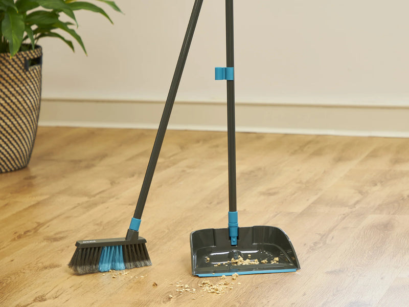 Upright Dustpan and Brush